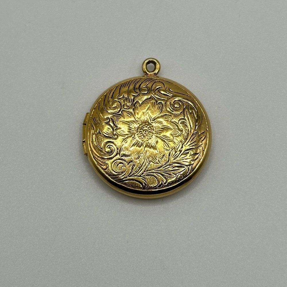 Vintage Gold Filled Etched Flower Design Photo Locket Pendant